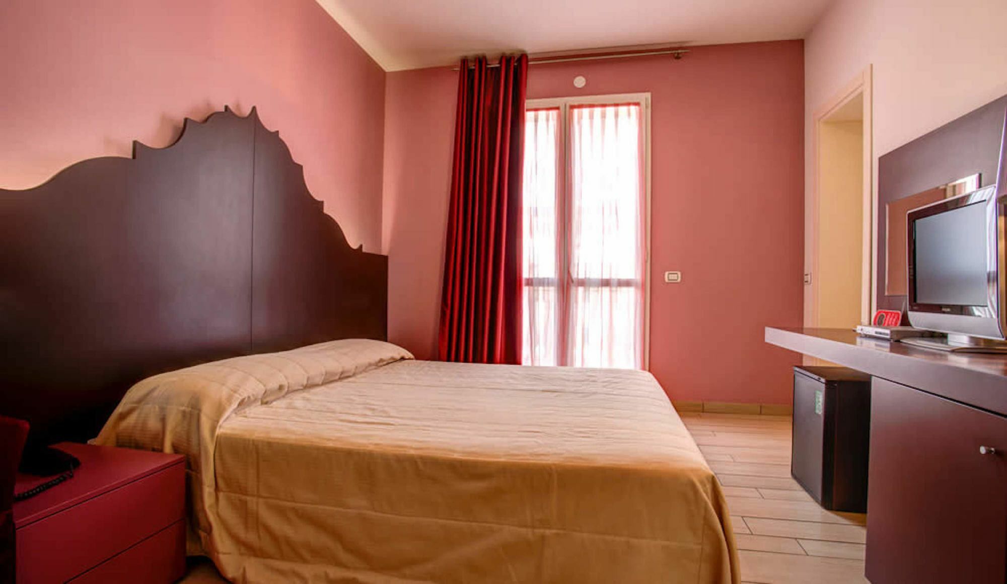 Hotel Fiamma & Spa 체제나티코 외부 사진